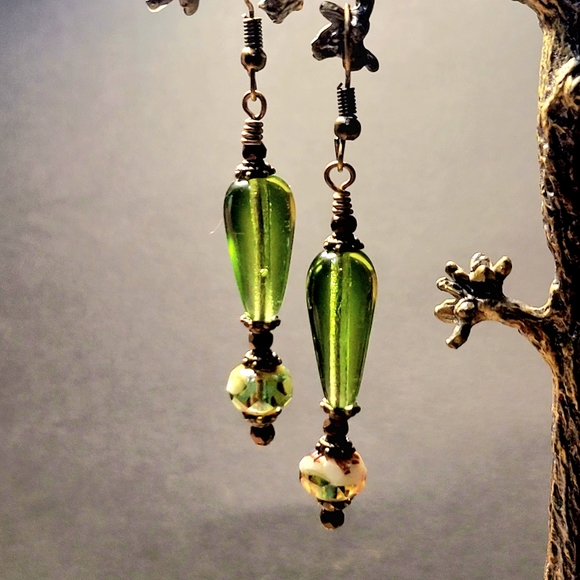 Boho Moss Green handcrafted drop Earrings - Picture 1 of 11